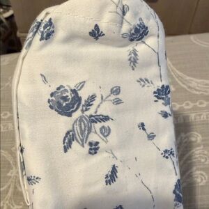 NWT - King Floral Performance Pillowcase Set